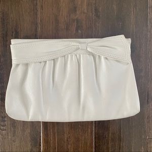 Vintage 80’s - Large White Clutch with Bow